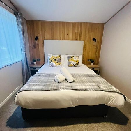 Copse View Lodge With Hot Tub York Dış mekan fotoğraf