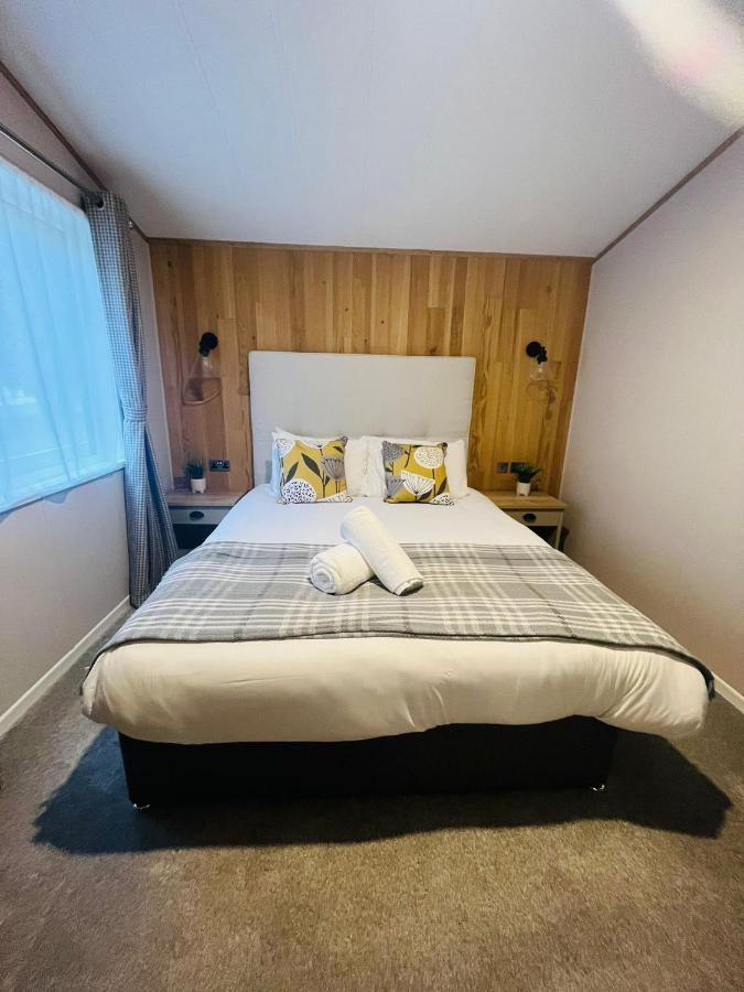 Copse View Lodge With Hot Tub York Dış mekan fotoğraf