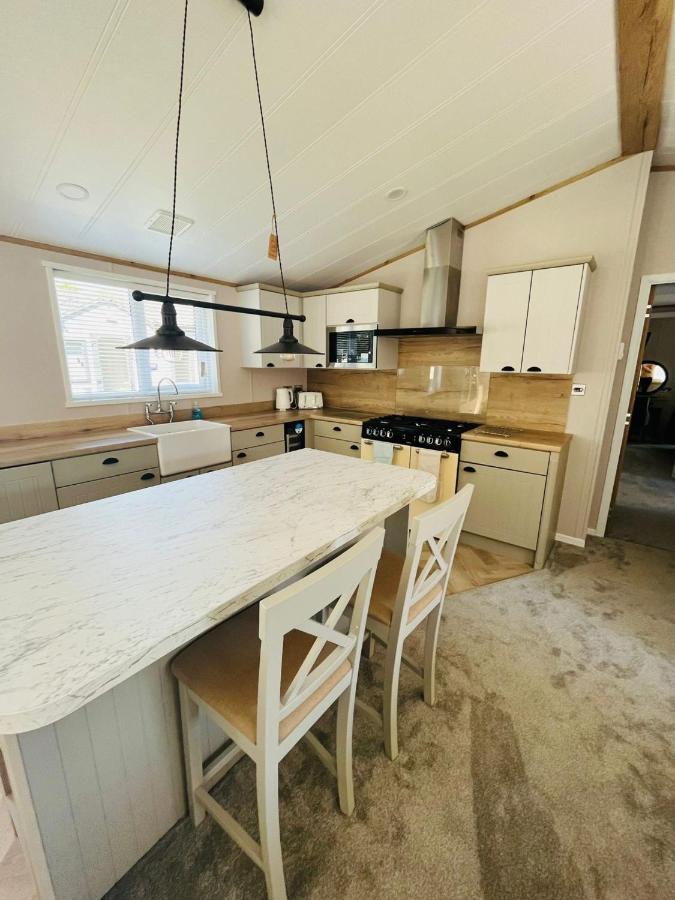 Copse View Lodge With Hot Tub York Dış mekan fotoğraf