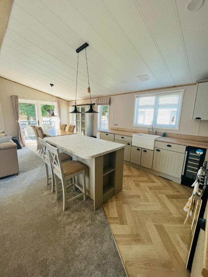 Copse View Lodge With Hot Tub York Dış mekan fotoğraf