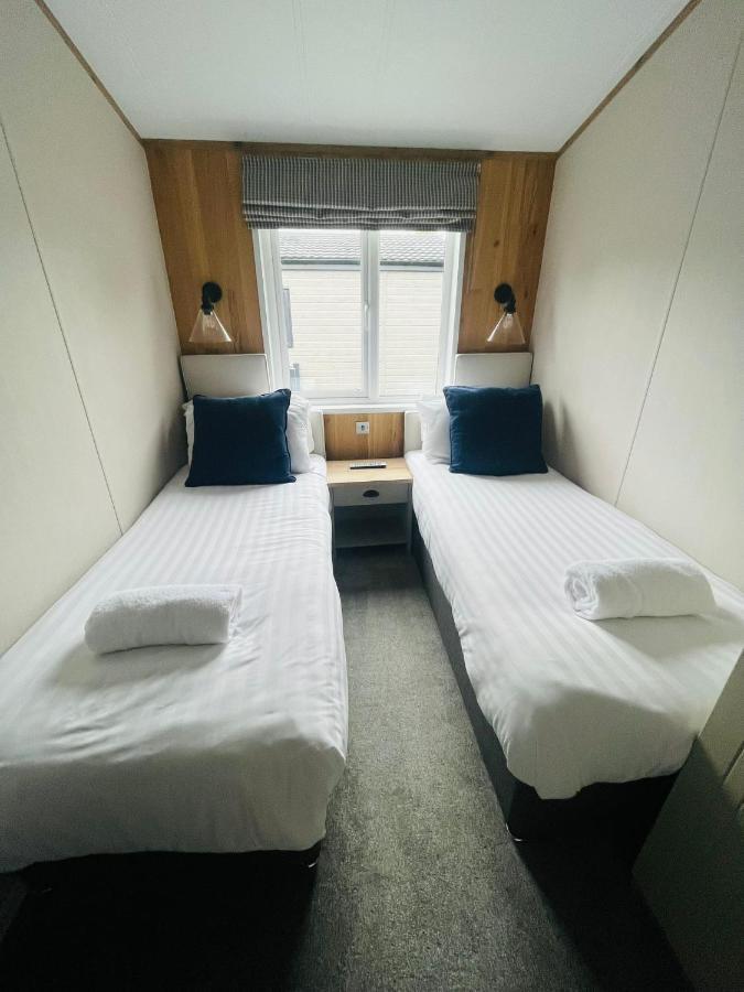 Copse View Lodge With Hot Tub York Dış mekan fotoğraf